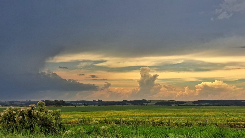 lavoura e céu