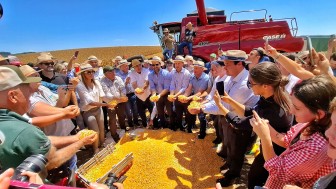 Evento ocorreu na Granja Busnello e contou com a presença do governador Eduardo Leite e do titular da Seapi, Clair Kuhn 