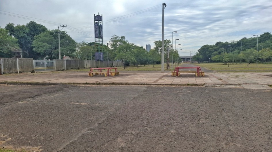 Estacionamento parque assis brasil dentro site